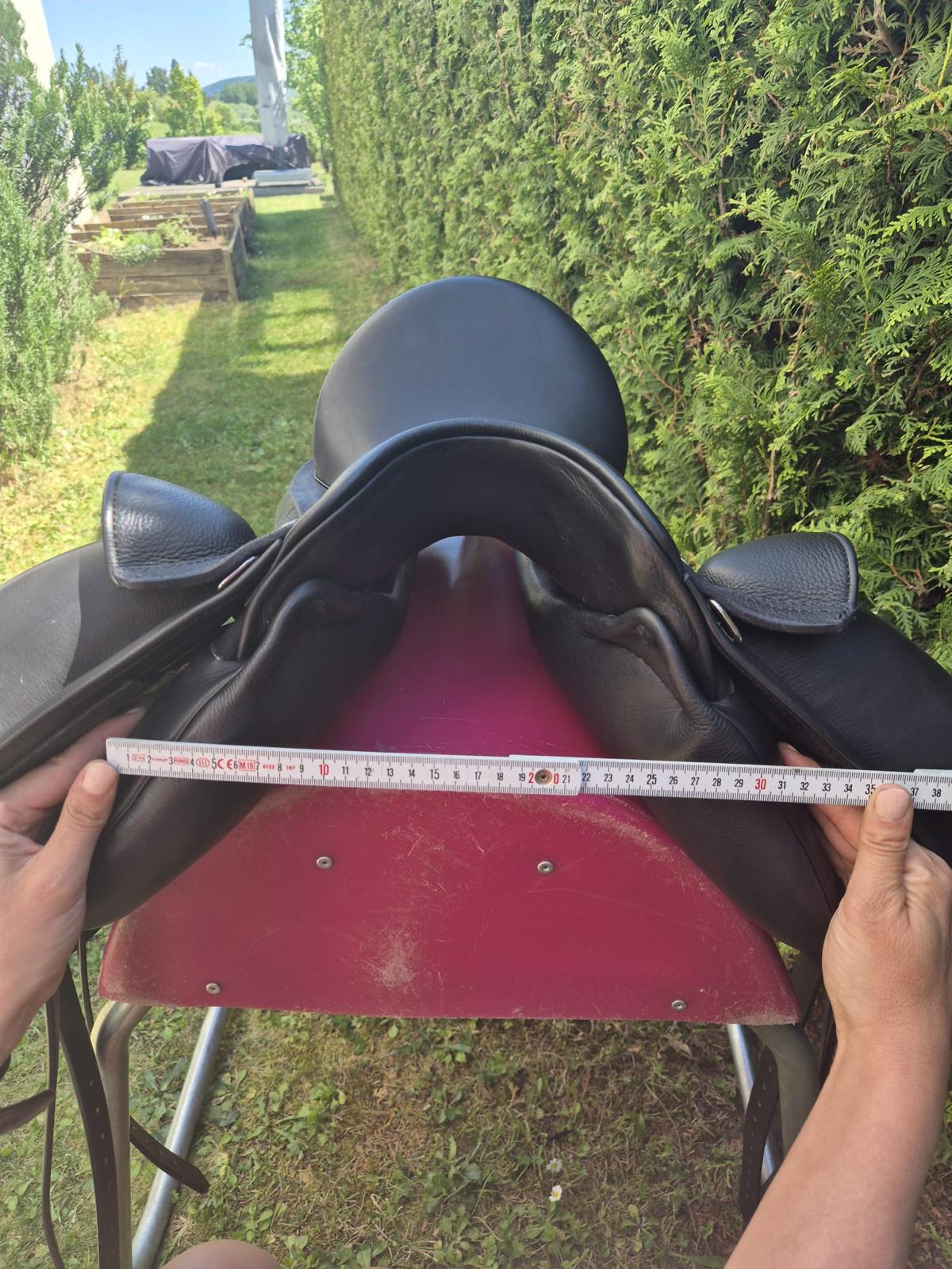 Sommer Novalis  "Lack  17,5" schwarz [NEU], Pferdesattel Shop