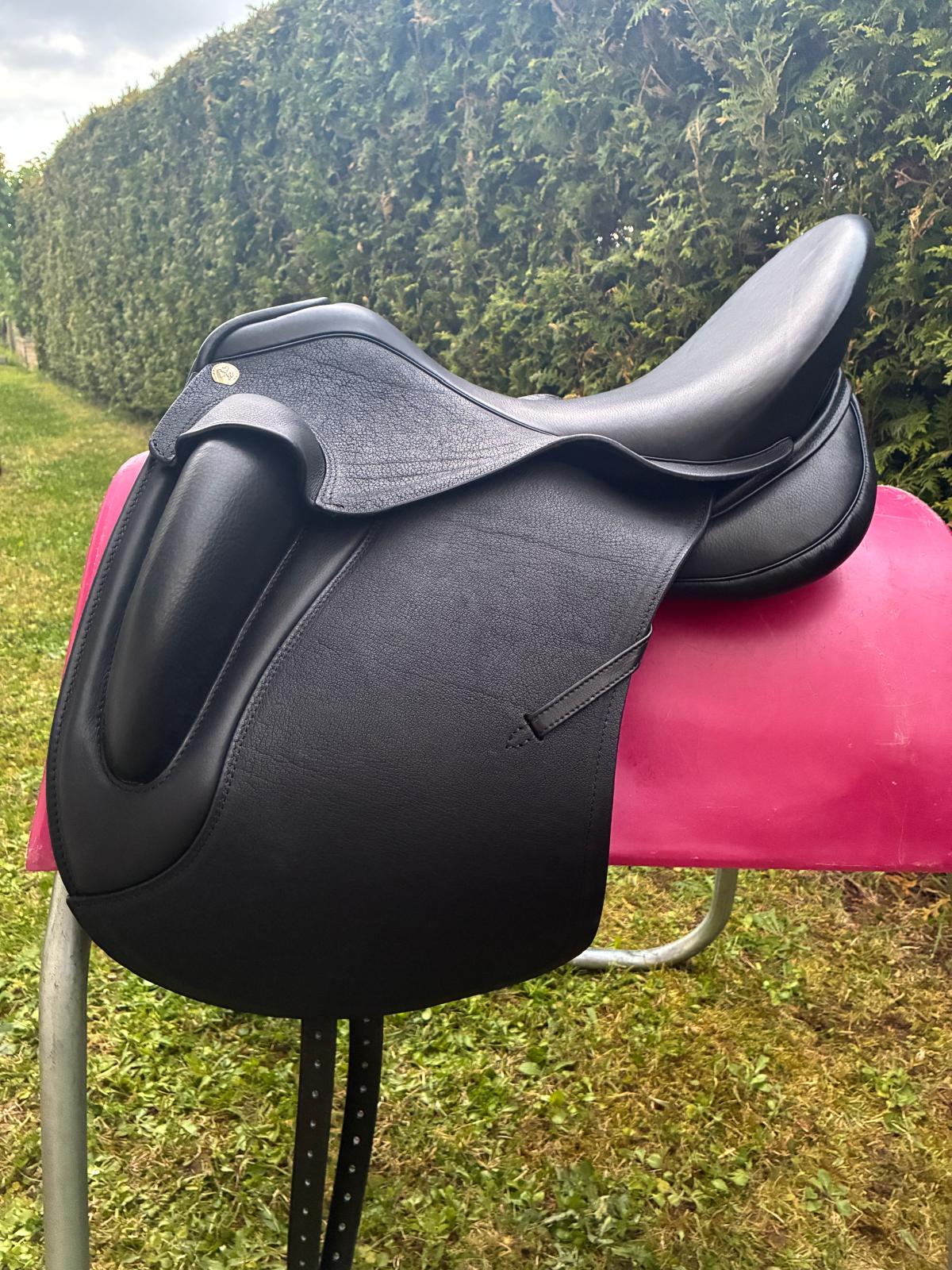 Sommer Novalis  "Kroko Lack"  17,5" schwarz [NEU],Pferdesattel Shop