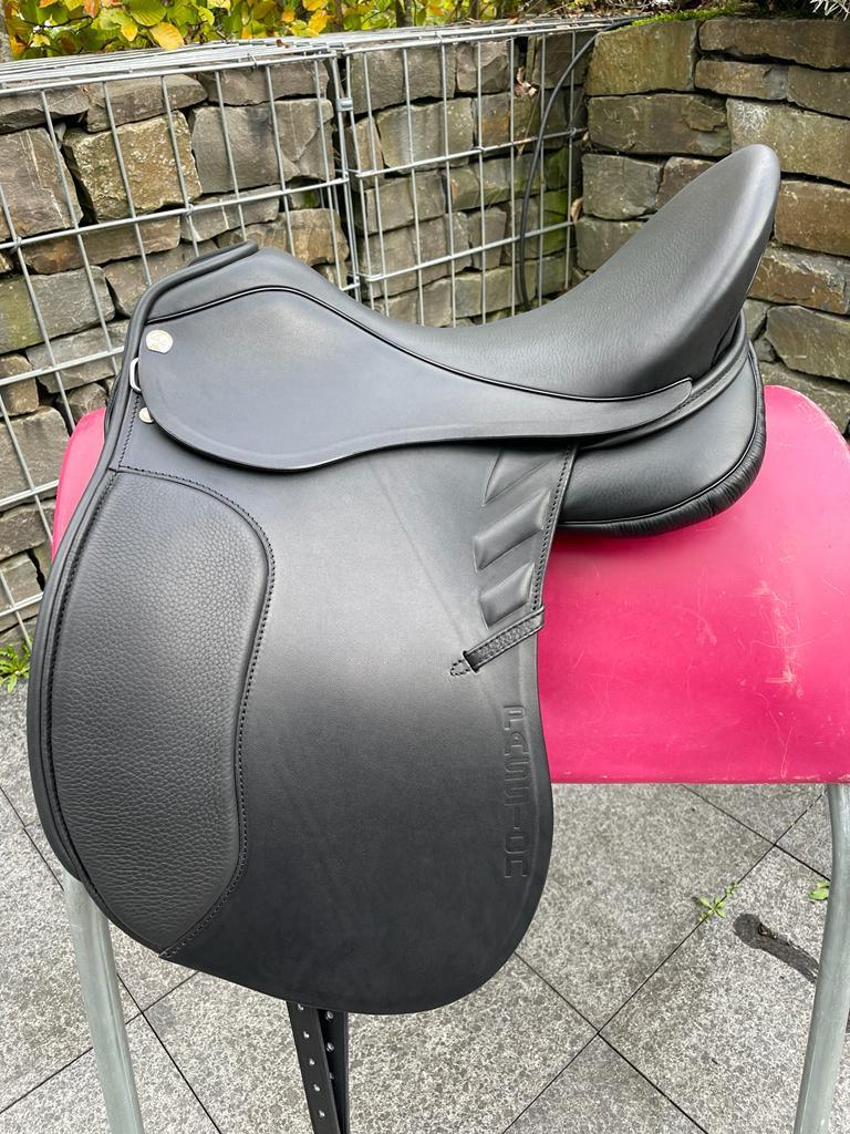 Sommer Passion 17,5" Schwarz Lack Dressursattel [NEU]