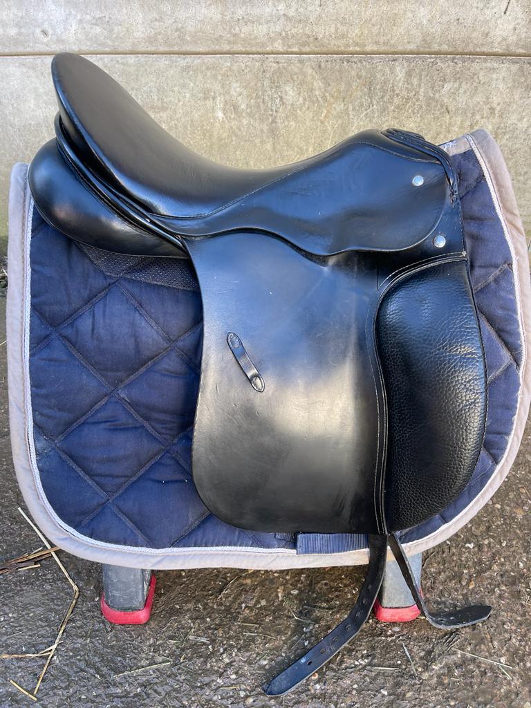 Passier A-Tempi 16,5“ schwarz Dressursattel